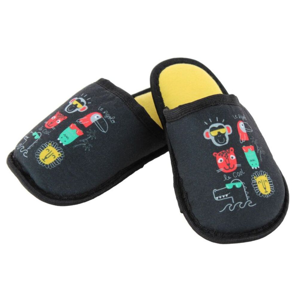 CTM Boy's Animal Assorted Slippers